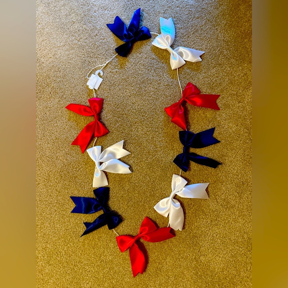 - NWT Hobby Lobby Red White and Blue Garland 6’